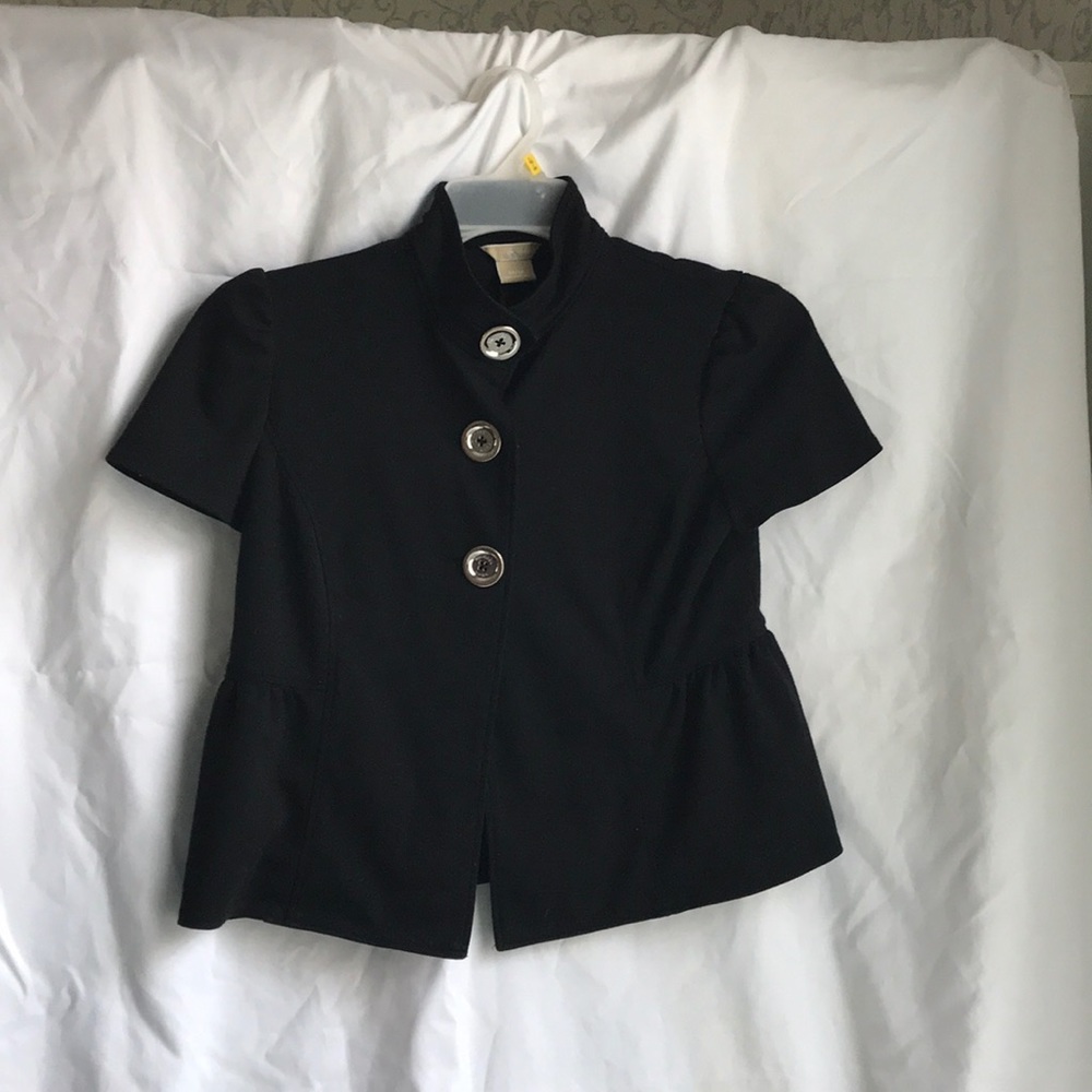 Short sleeve light button everyday blazer